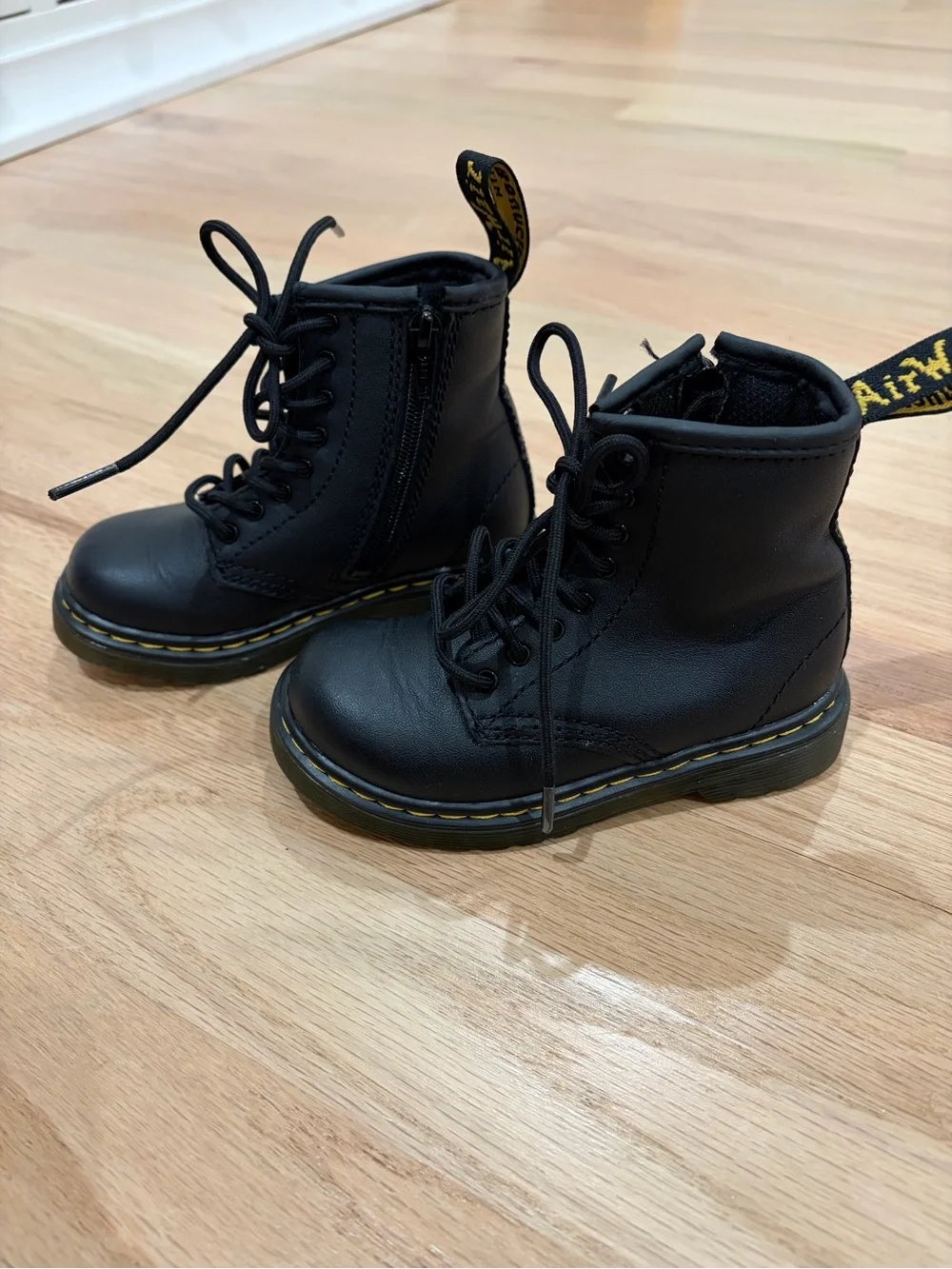 Dr. Martens kids black